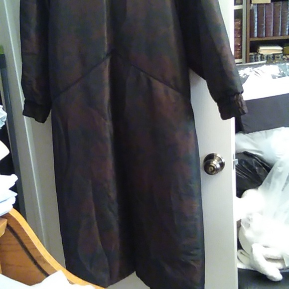 Full length winter coat, 50 inches long Ladies size 13-14 - Picture 9 of 16